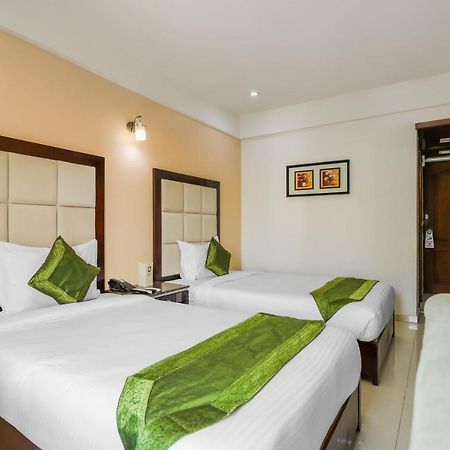Treebo Trend Hotel Parker Ahmedabad Luaran gambar