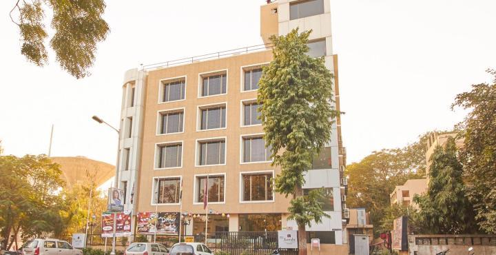 Treebo Trend Hotel Parker Ahmedabad Luaran gambar