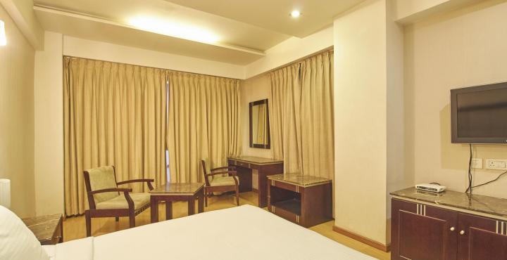 Treebo Trend Hotel Parker Ahmedabad Luaran gambar
