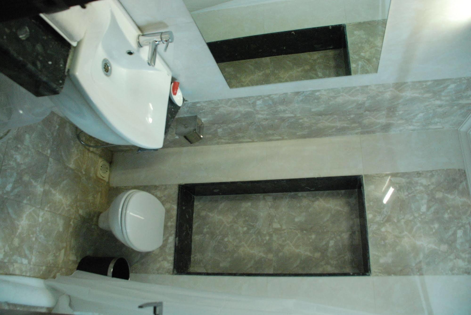 Treebo Trend Hotel Parker Ahmedabad Luaran gambar