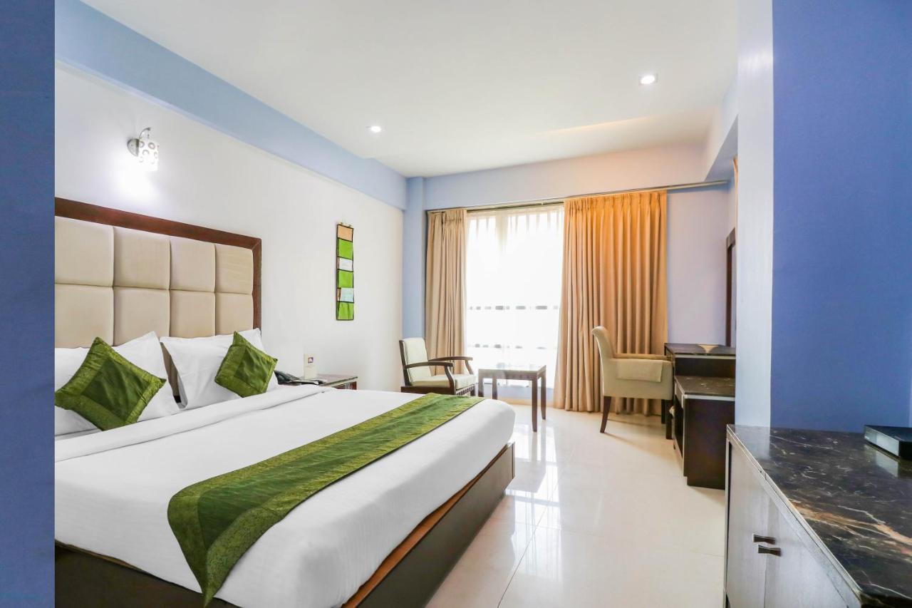 Treebo Trend Hotel Parker Ahmedabad Luaran gambar