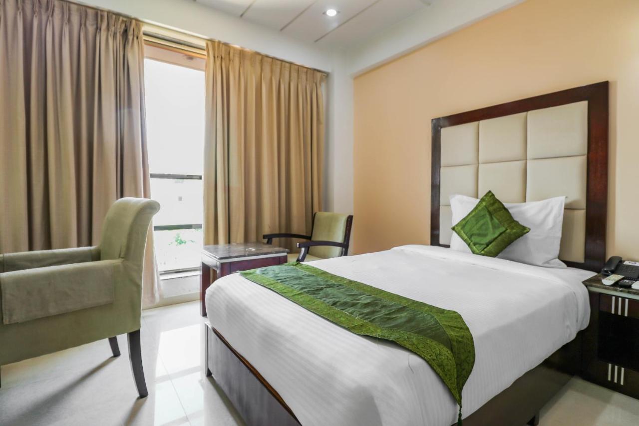 Treebo Trend Hotel Parker Ahmedabad Luaran gambar