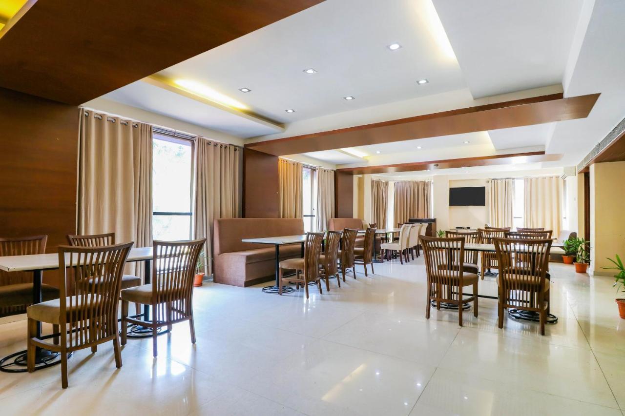 Treebo Trend Hotel Parker Ahmedabad Luaran gambar